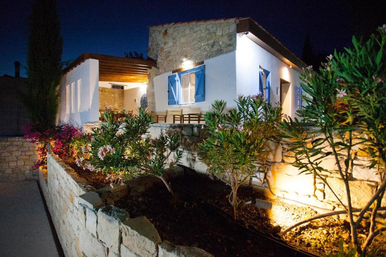 Cecilias Courtyard ξενώνας Malya Εξωτερικό φωτογραφία