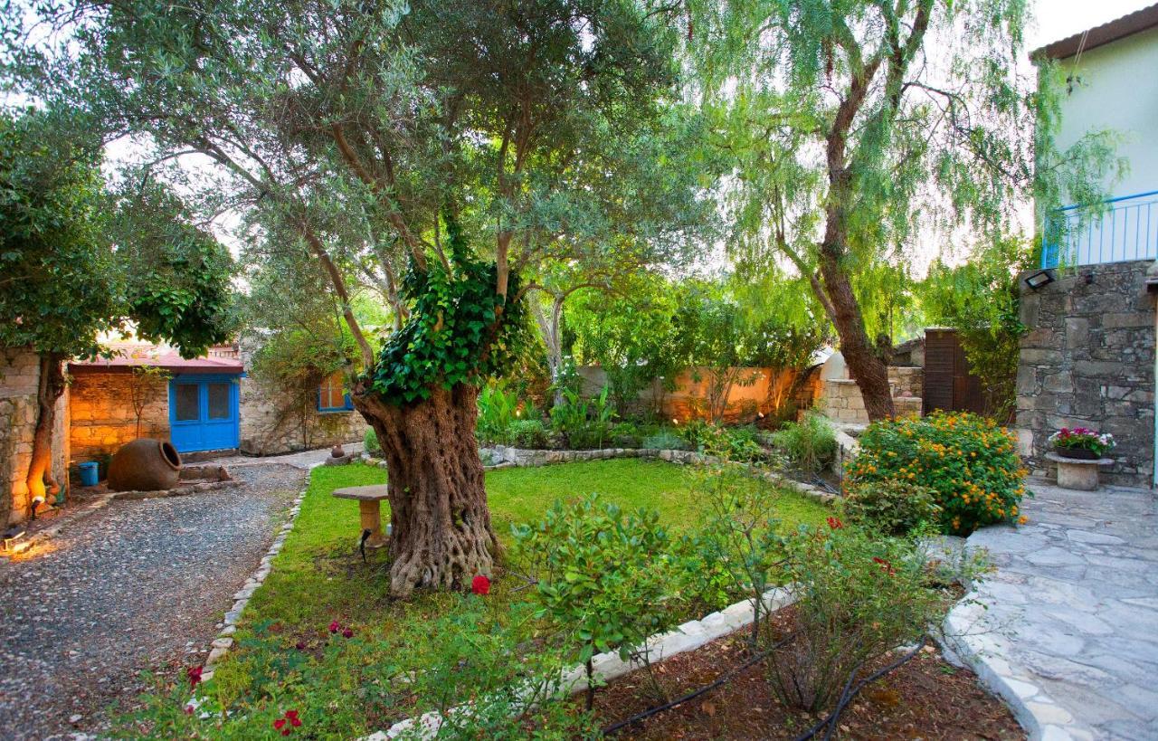 Cecilias Courtyard ξενώνας Malya Εξωτερικό φωτογραφία