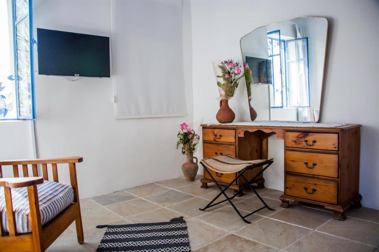 Cecilias Courtyard ξενώνας Malya Εξωτερικό φωτογραφία