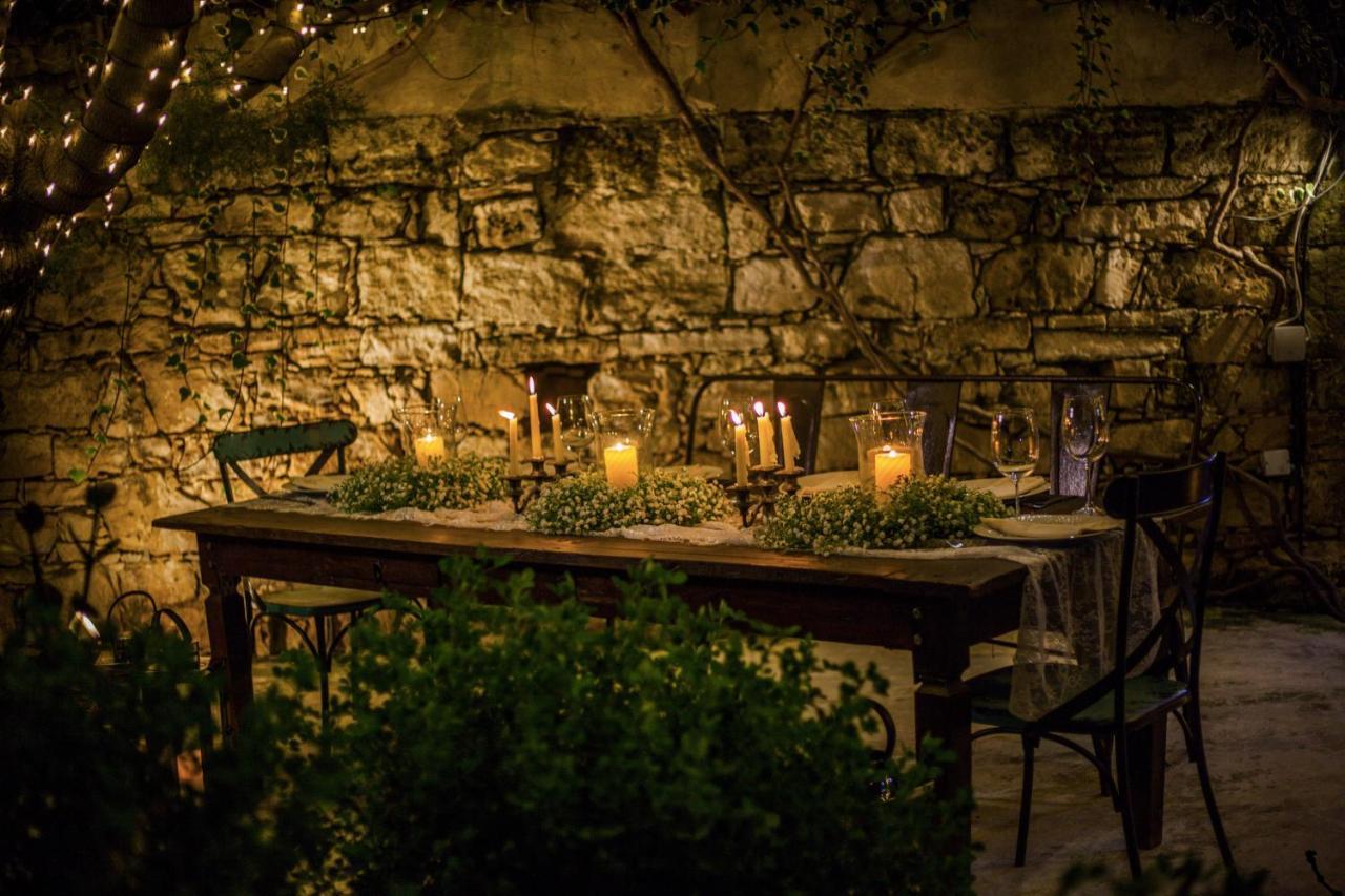 Cecilias Courtyard ξενώνας Malya Εξωτερικό φωτογραφία