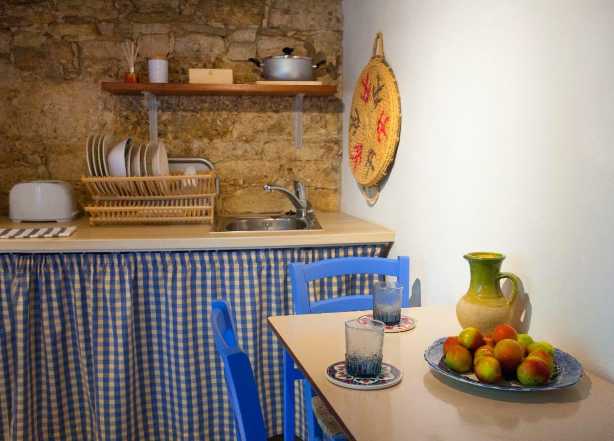 Cecilias Courtyard ξενώνας Malya Εξωτερικό φωτογραφία