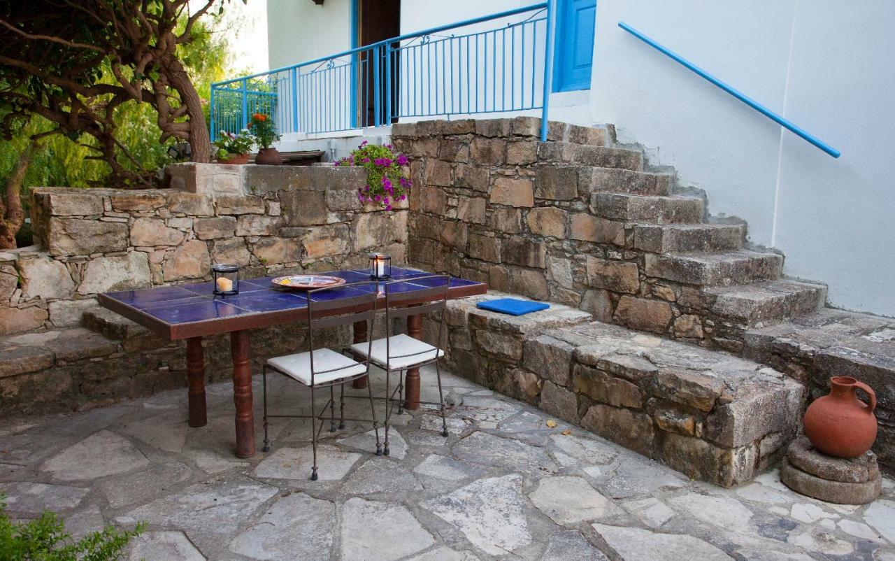 Cecilias Courtyard ξενώνας Malya Εξωτερικό φωτογραφία