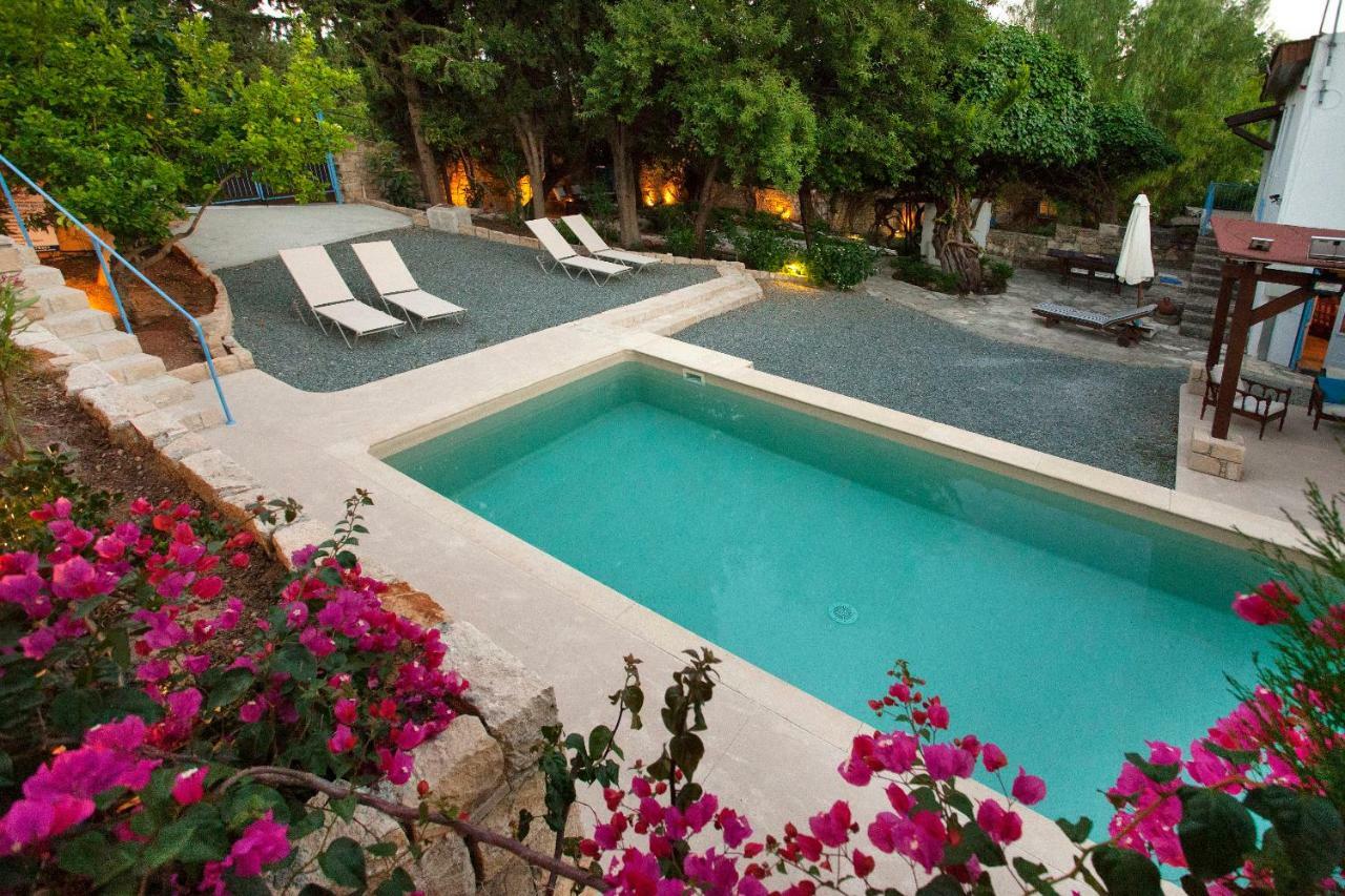 Cecilias Courtyard ξενώνας Malya Εξωτερικό φωτογραφία