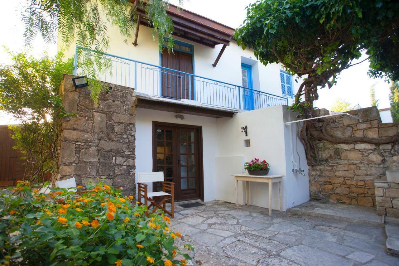 Cecilias Courtyard ξενώνας Malya Εξωτερικό φωτογραφία